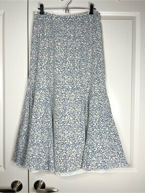 Sundance Midi Skirt Trumpet Hem 100% Silk Size 6 Cool Blue Floral Print